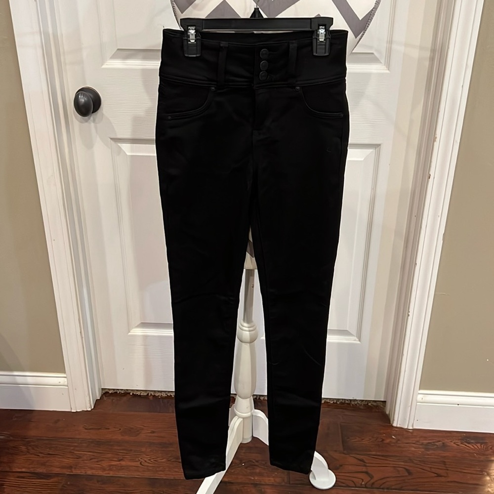Wallflower the sassy high rise pant, size 1
